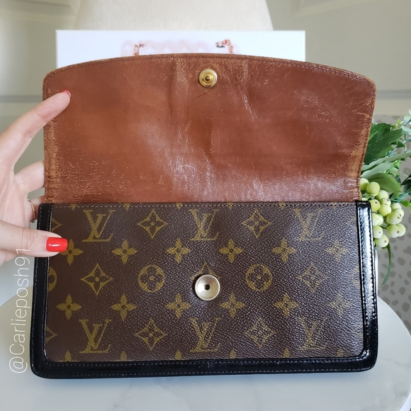 **SOLD** Authentic Pre-owned Vintage Louis Vuitton Dame Clutch - Picture 4 of 14
